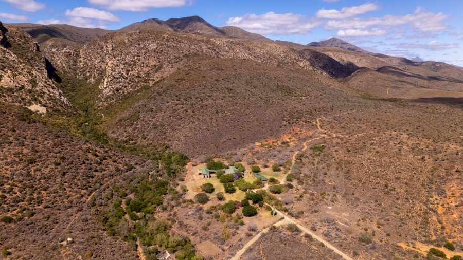 5 Bedroom Property for Sale in Uitenhage Rural Eastern Cape